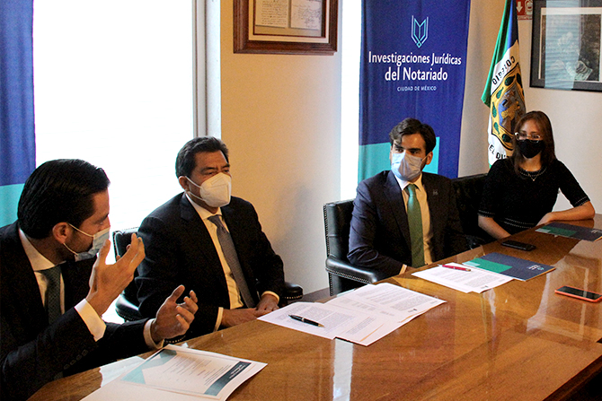 Colegio de Notarios y CINED firman convenio para capacitación profesional jurídica